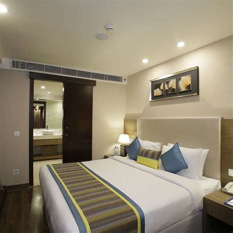 GOLDEN SUITES .